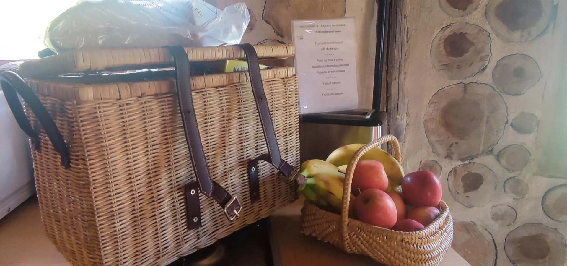 럭셔리텐트 Cabane De Hobbit Pour Famille Le Monastere 프랑스